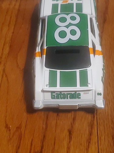 Darrell Waltrip #88 Gatorade 1980 Oldsmobile 1/24 Bank Action Platinum Series - Picture 16 of 19