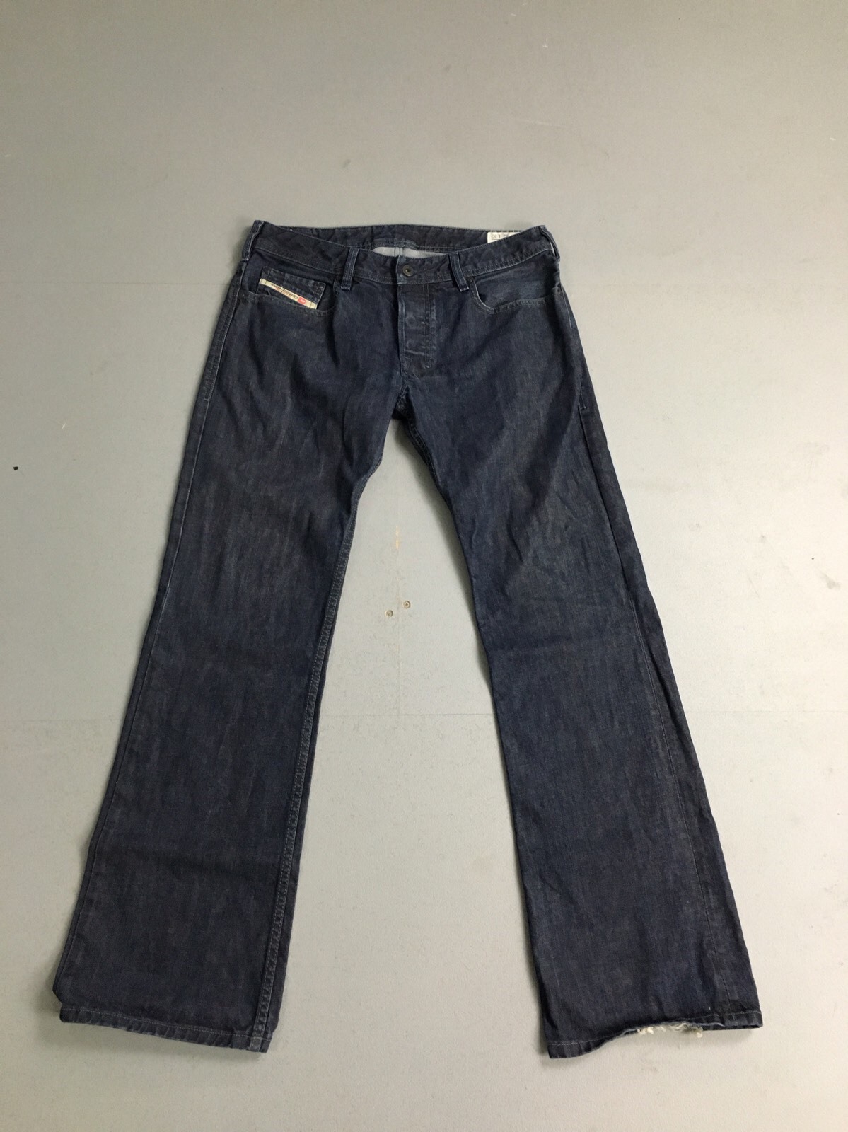 uomo DIESEL 'Zatiny' JEANS-w32 l32-Scuro Blu Navy Wash-ottime condizioni uomo DIESEL 'Zatiny' JEANS-w32 l32-Scuro Blu Navy Wash-ottime condizioni