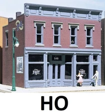 HO Scale - Robert's Dry Goods "Building Kit" DPM-10200