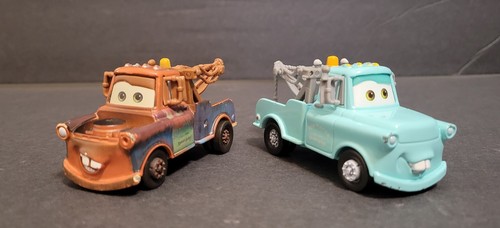 Disney Pixar Cars: Tow Mater and Brand New Mater, loose. "Nice" - Picture 1 of 5