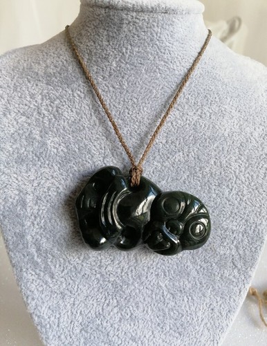 New zealand Jade Greenstone Pounamu Hei TIKI Large size pendant 55mm W Unisex - Foto 11 di 13