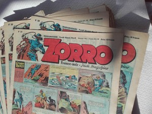 Anciens Journaux Zorro magazine 1950 .10 ex non coupés.