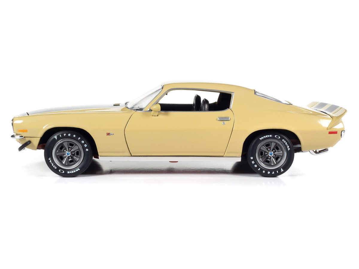 Auto World American Muscle 1972 Chevrolet Camaro RS/Z28 1:18