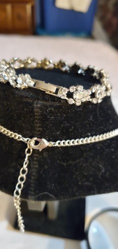 Beautiful Vtg Faux Rhinestone Necklace, Bracelet And Earrings. Costume jewelry. - Picture 6 of 12