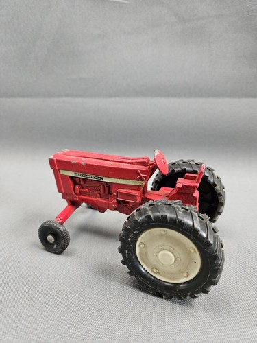 ERTL International Harvester Red Die-cast Toy Farm Tractor USA - Picture 7 of 8