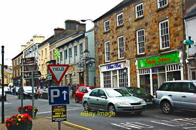 Foto 12x8 Donegal Town - The Diamond - Gebäude entlang der Westseite des Diamanten
