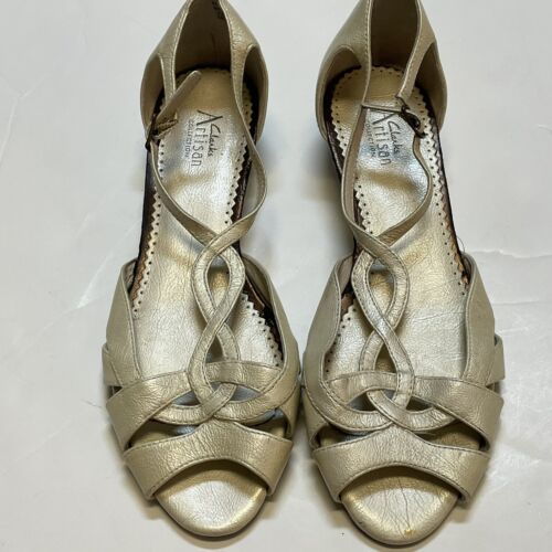 Clark’s Artisan Ivory Low Wedge Heel Shoes Size 8