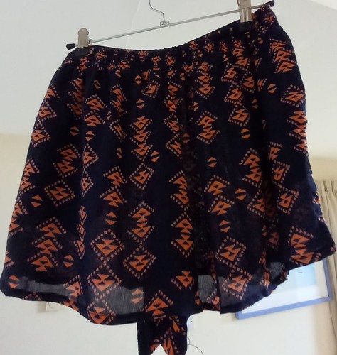 MONSOON Women's Black/Orange Pattern/ Shorts BRAND NEW 🦋🩳🩳🩳🦋 - Picture 8 of 14