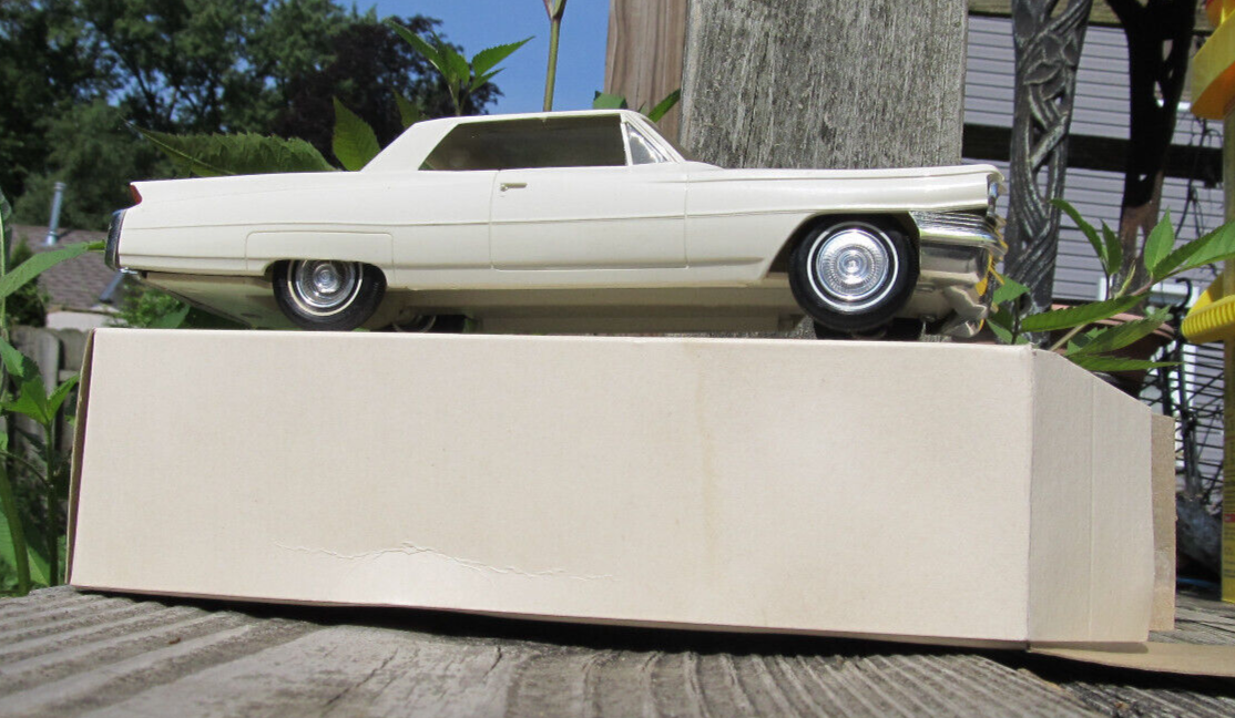 Johan 1963 Cadillac White Vintage Friction Dealer Promo Car