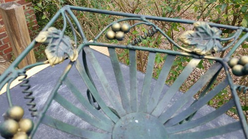 Grapevine Leaf Metal Fruit Basket - Picture 9 of 12