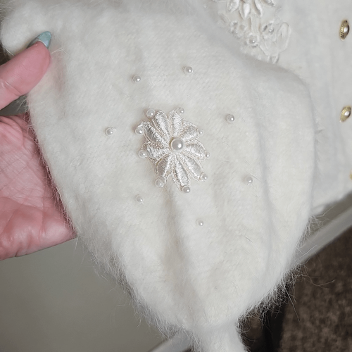 Cardigan maglione vero vintage anni 80 angora panna 3D floreale, bottoni oro perla - Foto 6 di 11
