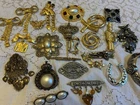 New ListingLOT VINTAGE COSTUME JEWELRY Brooches Pins Bracelet Gold & Silver Tone BEAUTIFUL