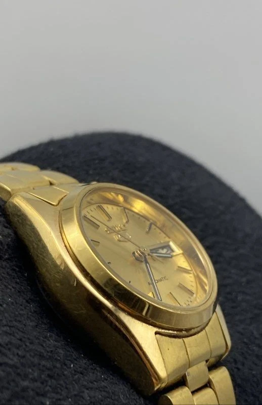 Reloj Mujer Seiko Automático 5 Días Fecha 22mm Tono Dorado Caja Acero Inoxidable Foto 3 de 4