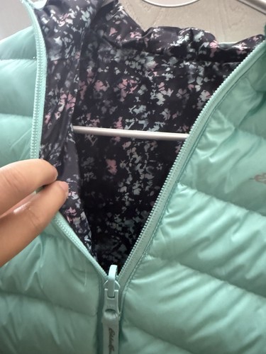 Eddie Bauer Children’s Reversible Puffer Coat Size 8 - Picture 3 of 5