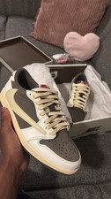 Travis Scott Reverse Mocha Maat 43