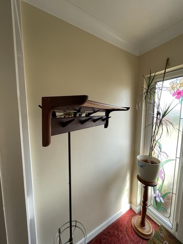VINTAGE MID CENTURY MODERN TEAK AND BEECH WALL HUNG COAT RACK LOVELY LOOKING - Picture 8 of 8