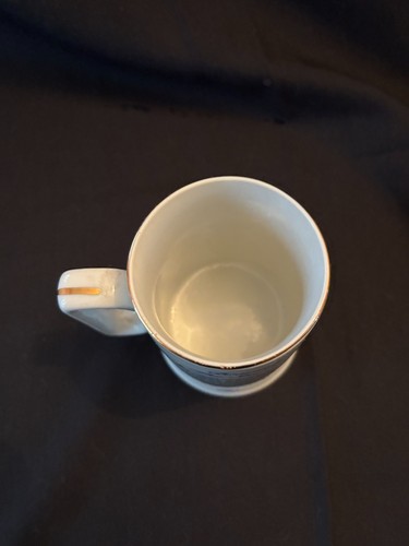 Norman Rockwell Museum "Braving The Storm" Kaffeebecher - Bild 4 von 5