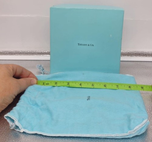Tiffany & Co. blaue Geschenkbox 6 x 6 x 3,5 mit Staubbeutel Beutel & Seidenpapier LESEN - Bild 17 von 19