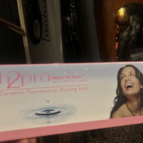 H2PRO Nano Tech 1 “CERAMIC FLAT IRON NEW In Box. Pink color - Picture 7 of 8