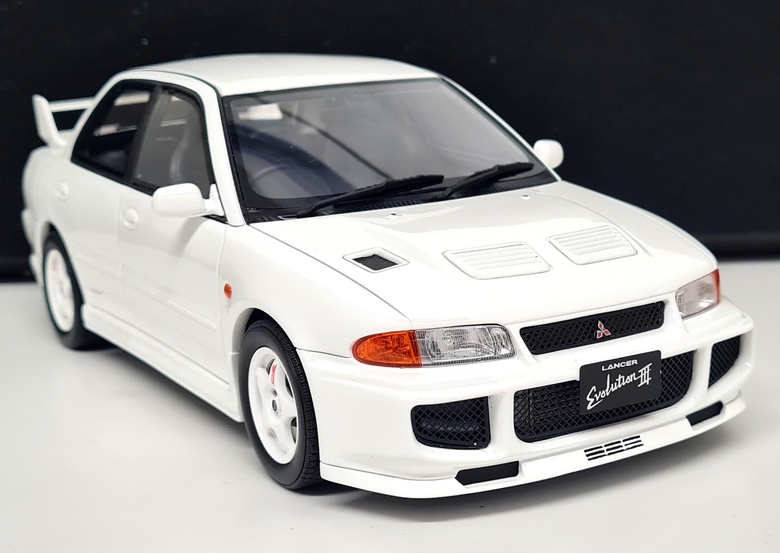 Otto 1/18 - Mitsubishi Lancer Evo III White 1995 Resin Scale Model Car