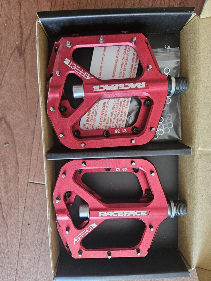 Race Face Aeffect Pedale Rot