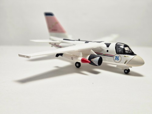 F-Toys 1/144 " S3 Viking" Maritime Patrol Aircraft, plastic model - Picture 4 of 14