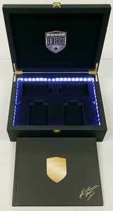 Kobe-Bryant-2017-Panini-Eminence-Signature-Auto-Book-amp-Empty-Display-Box-Lakers