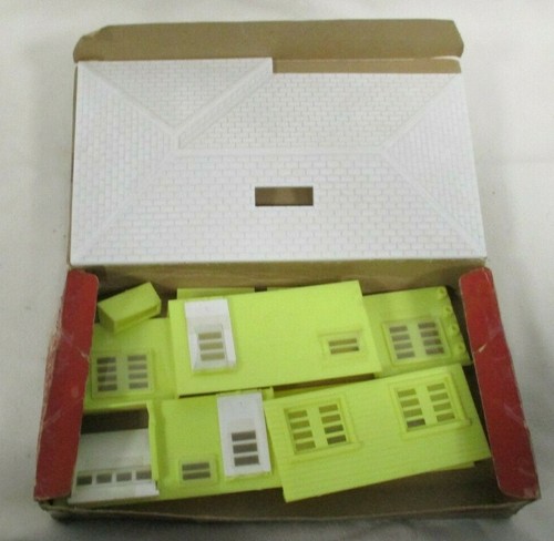 Bachmann Plasticville RH-1 Ranch House Model Kit Train Layout Accessories (D1) - Picture 7 of 7