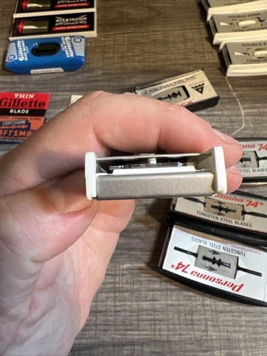 Vintage lot of double edge razor blades 30s-50s Personna Kronna Gillette Etc - Picture 12 of 18