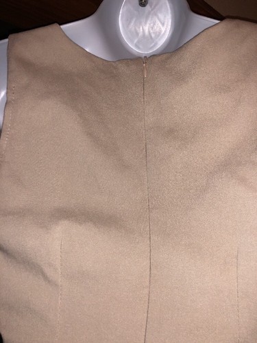 NUEVO CON ETIQUETAS $58 Beige Crisis Cruz Código de Vestimenta LA Para mujeres Elástico Sin Mangas Vestido Pequeño - Imagen 3 de 7