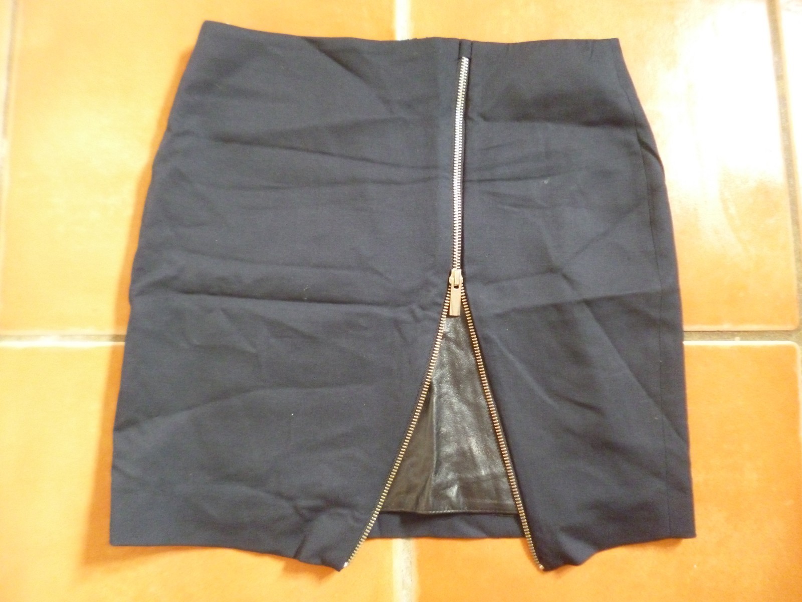 THE KOOPLES NAVY blueE MINI SKIRT & LEATHER INSERT 36, 8. THE KOOPLES NAVY blueE MINI SKIRT & LEATHER INSERT 36, 8.