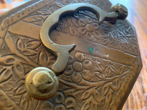 Rare Small Metal Brass & Copper Desirable Desk Size Lockbox Kick Box Keepsake - Picture 10 of 12