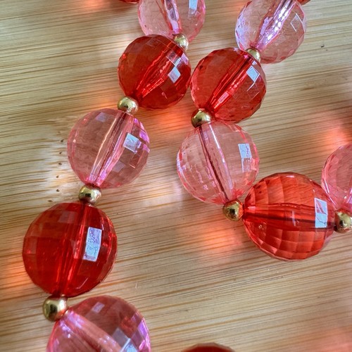 Kate Spade New York Red & Pink Lucite Beaded 35" Necklace w/Daisy Flower Clasp - Picture 2 of 8