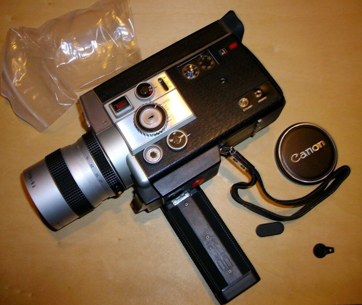 Vintage Canon Auto Zoom 814 with bag, accesories & paperwork Vintage Canon Auto Zoom 814 with bag, accesories & paperwork