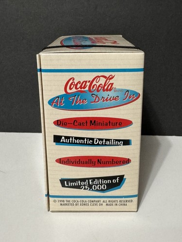 Coche a pedales coleccionable Coca-Cola At The Drive edición limitada - 012524JET3 - Imagen 2 de 6