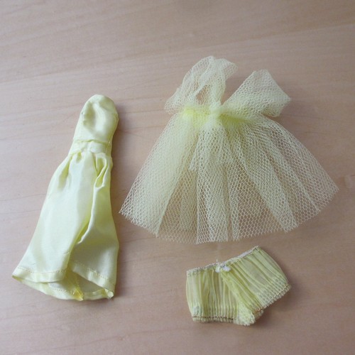 Barbie VINTAGE yellow dress lace cover little bloomers shorts wear underwear hat - Picture 5 of 8