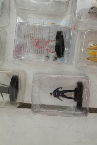 Heroclix 22 Piece Common & Uncommon LOTR ect in plastic protectors - Picture 6 of 10