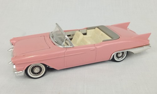 1957  pink Cadillac Eldorado Biarritz  Convertible Solido 1/43 diecast France - Picture 1 of 13
