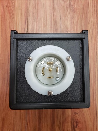 Indu-Electric DOG House Floor Box Distro, L21-30 Input to 3 Breakered NEMA 5-20 - Afbeelding 3 van 6