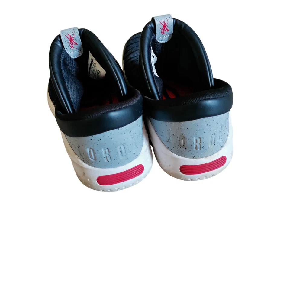 Tênis Jordan Fight Luxe Masculino 9.5 Preto Vermelho Colorway Baixo 919715-006 - Imagem 4 de 4