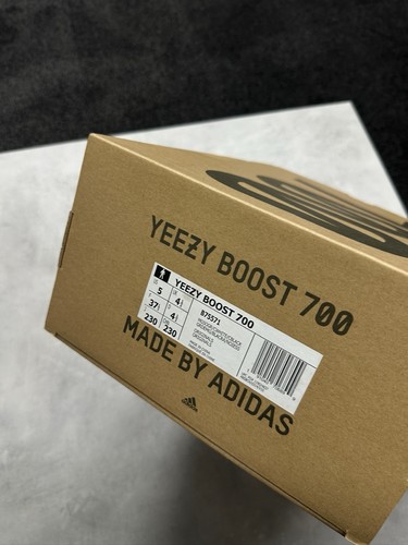 Adidas Yeezy Boost 700 Wave Runner OG UK4,5 US5 - Bild 11 von 11