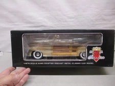 Motor City Classics 1948 Chrysler Town and Country 1/18