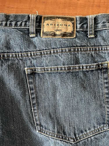 Arizona Men’s Relaxed Fit Medium Wash Denim Jeans 48x32 - Picture 3 of 5