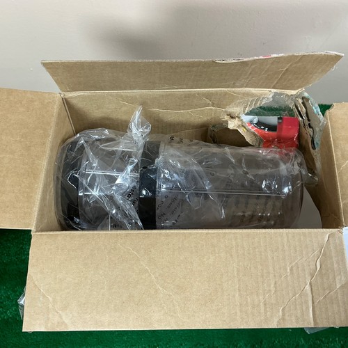 Magic Bullet 11 Piece Set Blender & Mixer, New 250 Watt BOX IS TORN - Picture 5 of 10