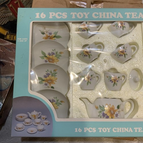 VTG 1986 Summco Int. China Floral Toy Set 16 Piece NIB Service for 4 - Picture 2 of 13