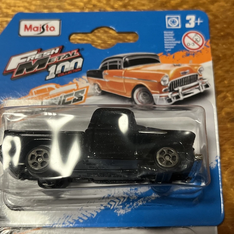 Maisto Fresh Metal 100 Collection Classics  Black 1957 Chevy Pick Up Lot  Of 2 - Image 2 of 3
