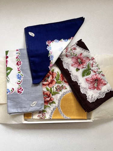 Vintage BURMEL Handkerchiefs HANKIES Set - Floral Original Labels NOS - Picture 5 of 5
