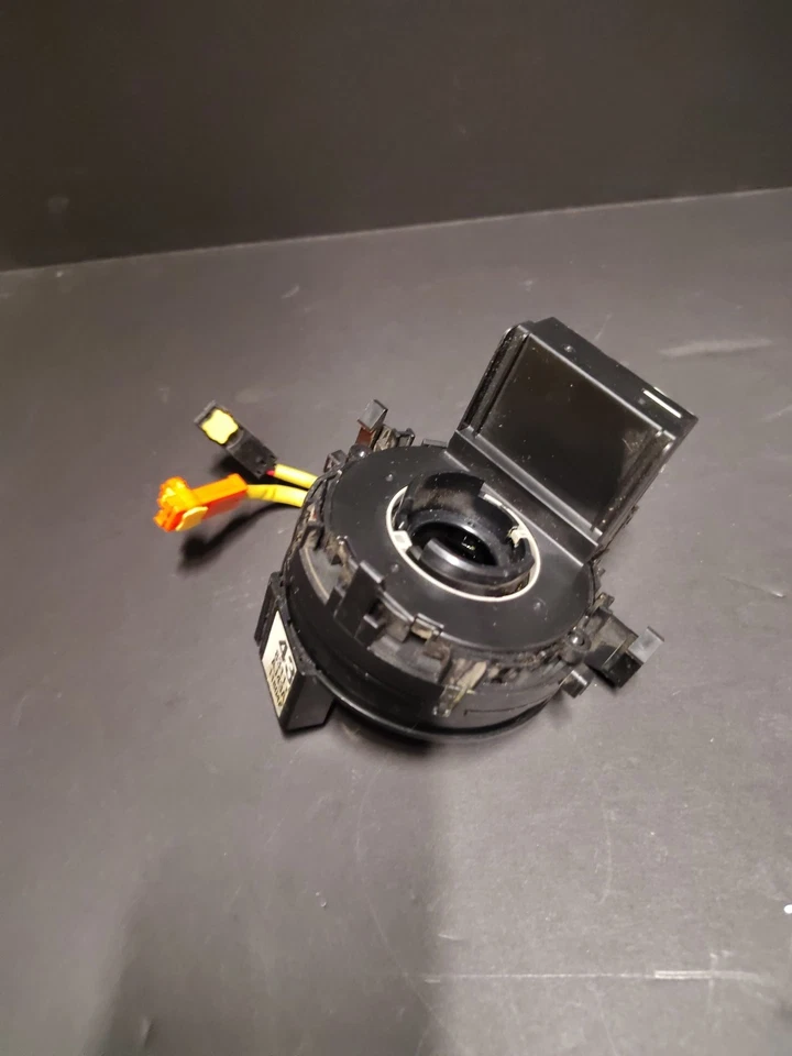 Sensor de ángulo de dirección OEM reloj resorte apto para Subaru Legacy Outback 2010-2012 Foto 3 de 4