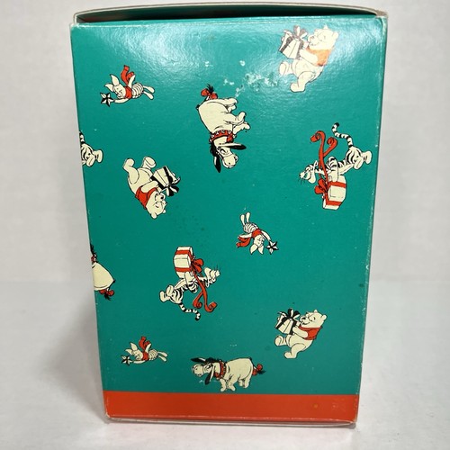Vintage Disney Store Winnie The Pooh Adorno de Navidad 1995 Pintura Roja Grande - Imagen 12 de 15