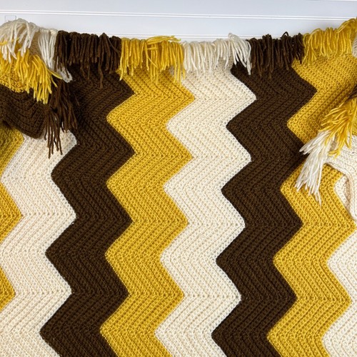 Vintage Afghan Throw Blanket Handmade Ivory Brown Gold Chevron W/Fringe 85x50” - Picture 8 of 11